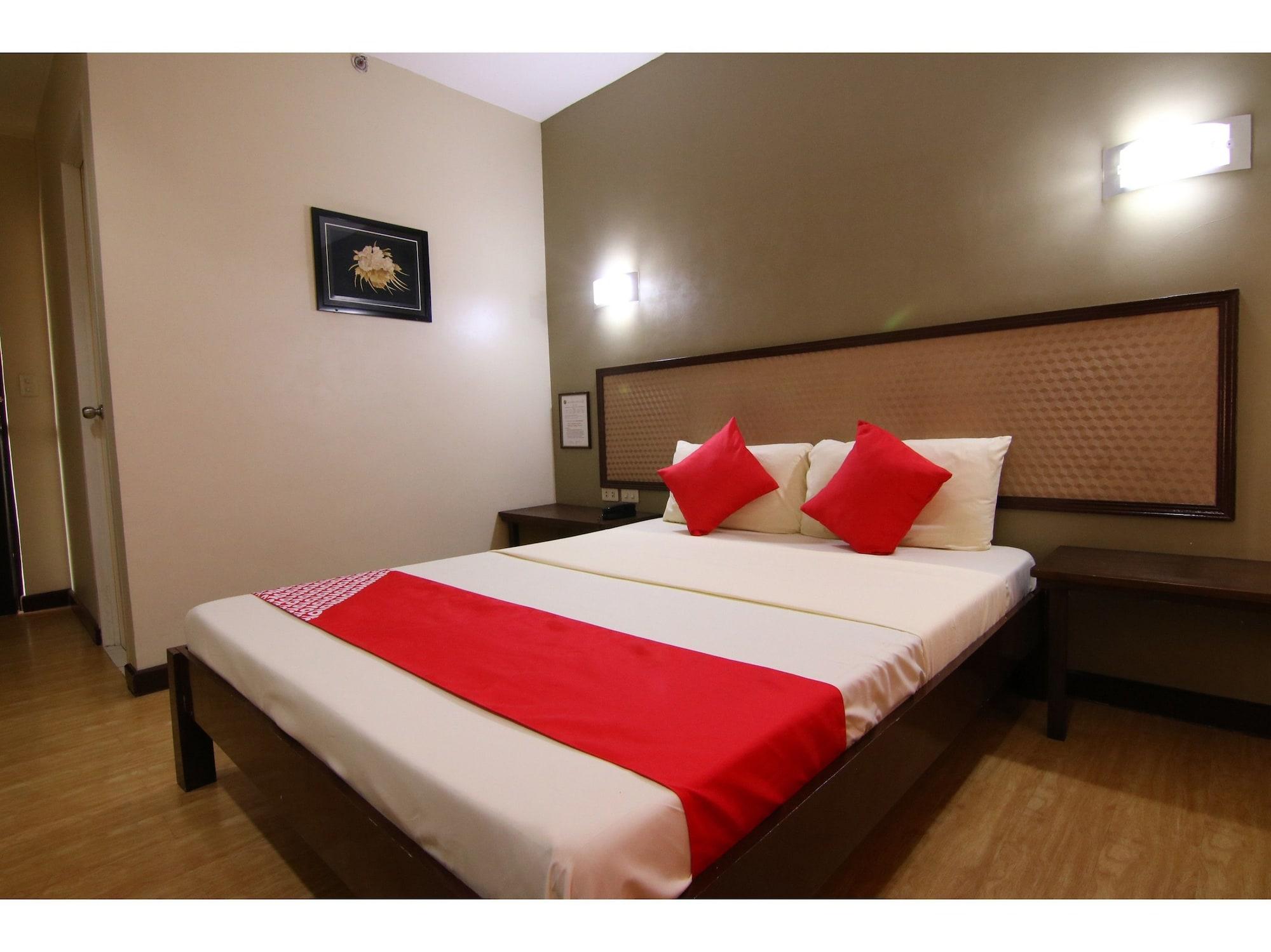 Oyo 110 Asiatel Hotel Пасай Экстерьер фото